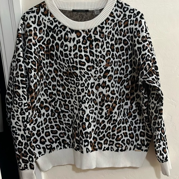 Sweaters - Pull over sweater